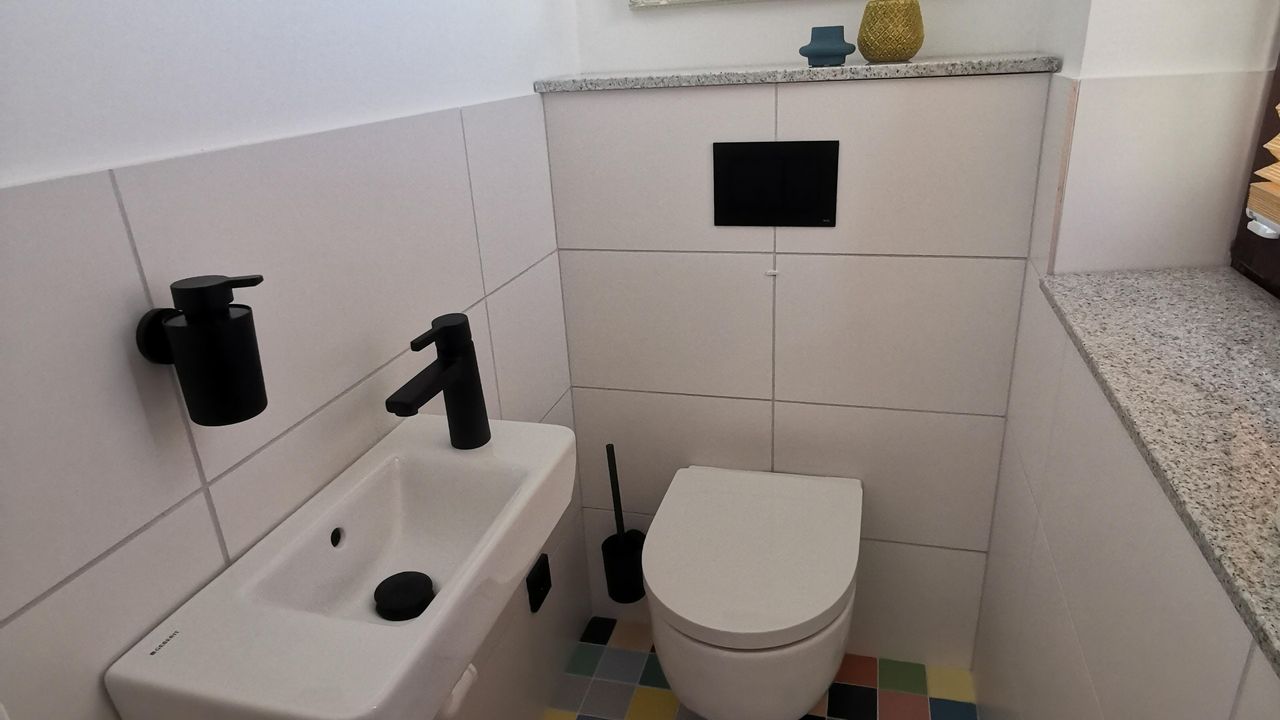 Neues Gäste-WC (2022) Neues Gäste-WC (2022)